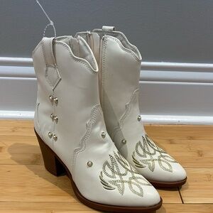 MIA women Western-Style Ankle Boots size 8,5
